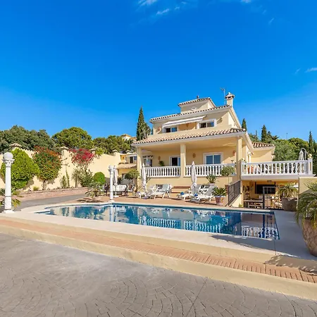 Roca One-bedroom Flat * Estepona