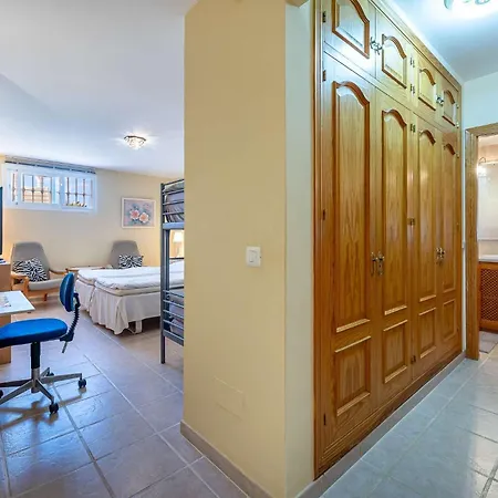 Albergue Roca One-bedroom Flat Estepona