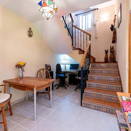 Roca One-bedroom Flat إِستيبونا
