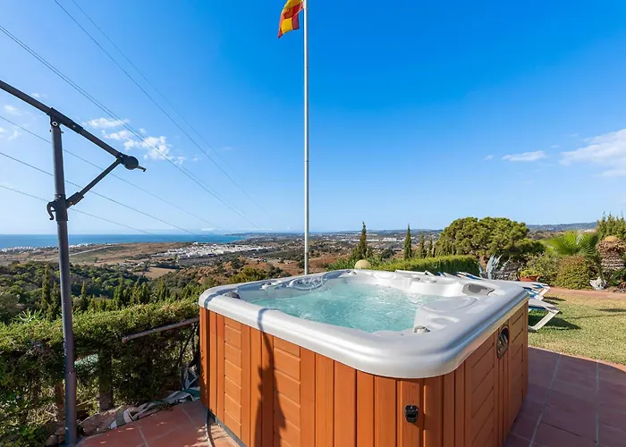 Хостел Roca One-bedroom Flat Естепона