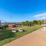 Roca One-bedroom Flat