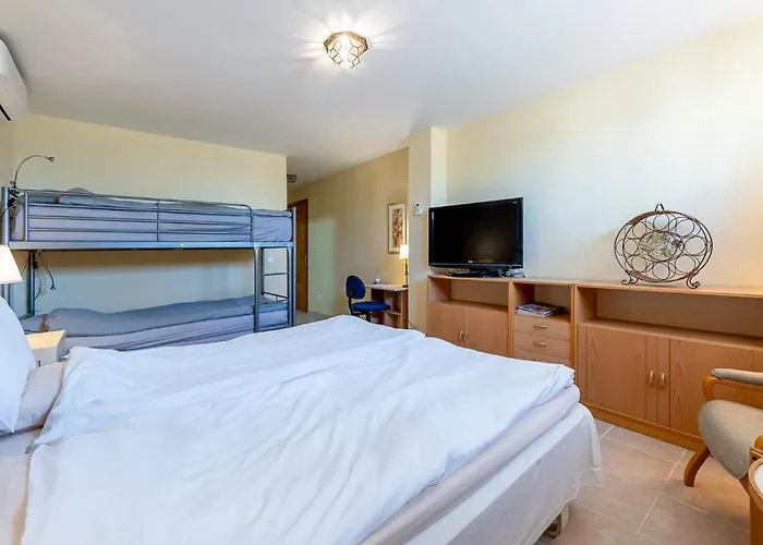 Roca One-bedroom Flat * Εστεπόνα