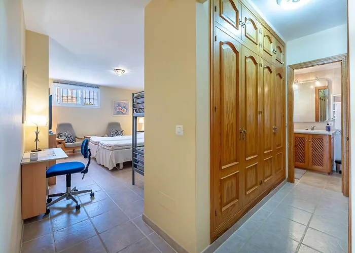 Roca One-bedroom Flat Hostel Εστεπόνα